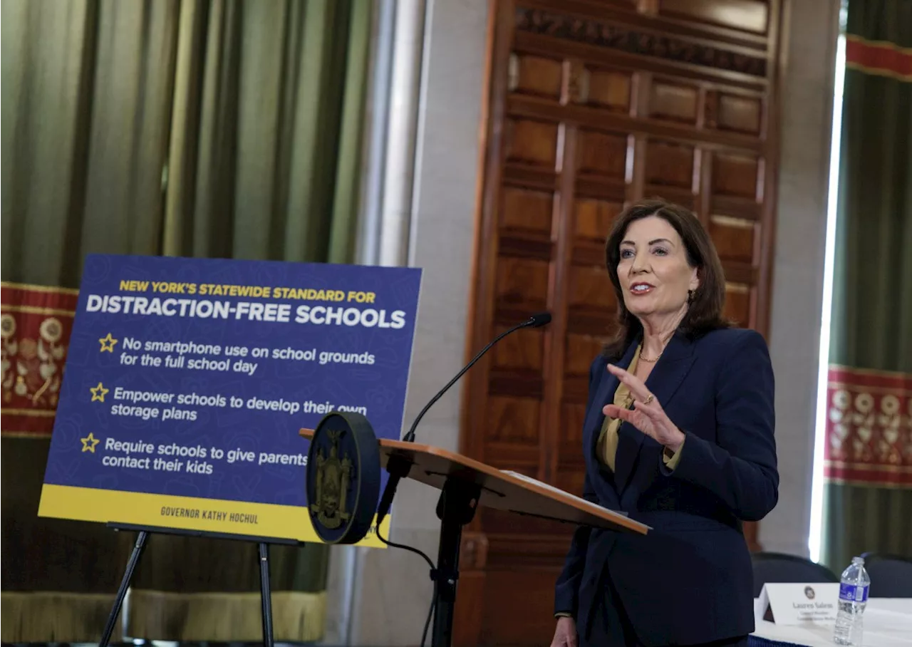 ‘Bell-to-Bell’: How Governor Hochul is seeking to protect kids from digital distractions in schools |