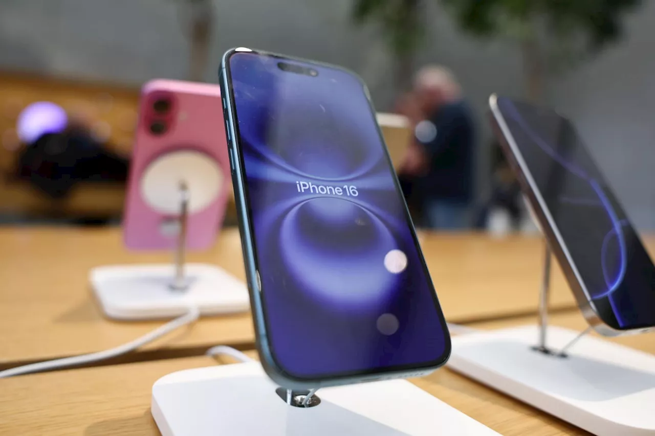 iOS 18.3.2: Apple’s Surprise iPhone Update Fixes 1 Bug, Adds 1 Frustration