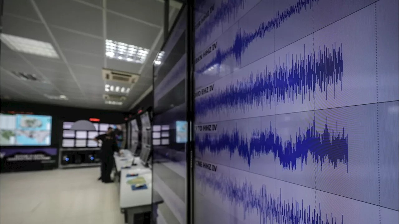 Scossa del 4.4, paura e gente in strada a Napoli