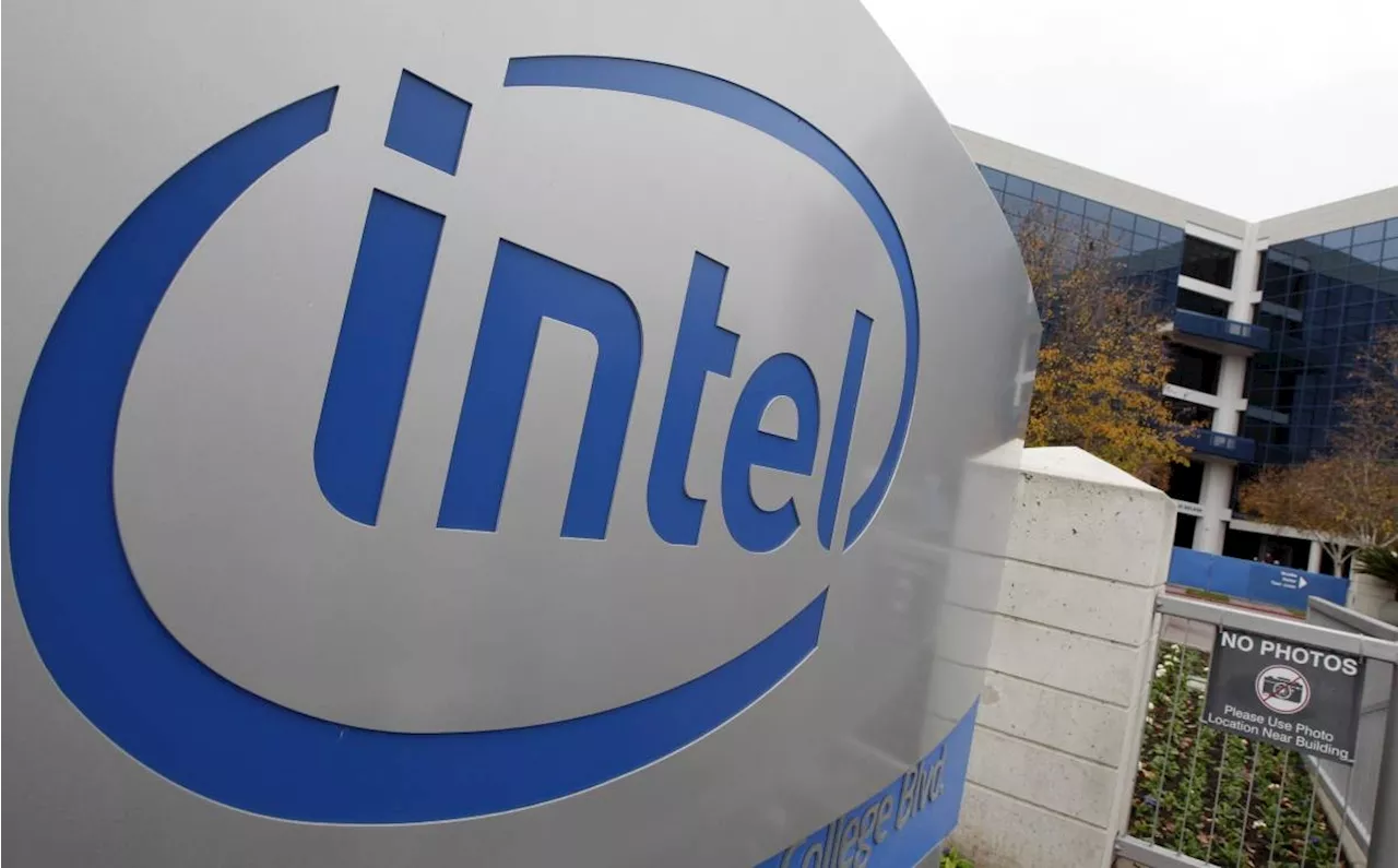 Intel hires former board member as new CEO
