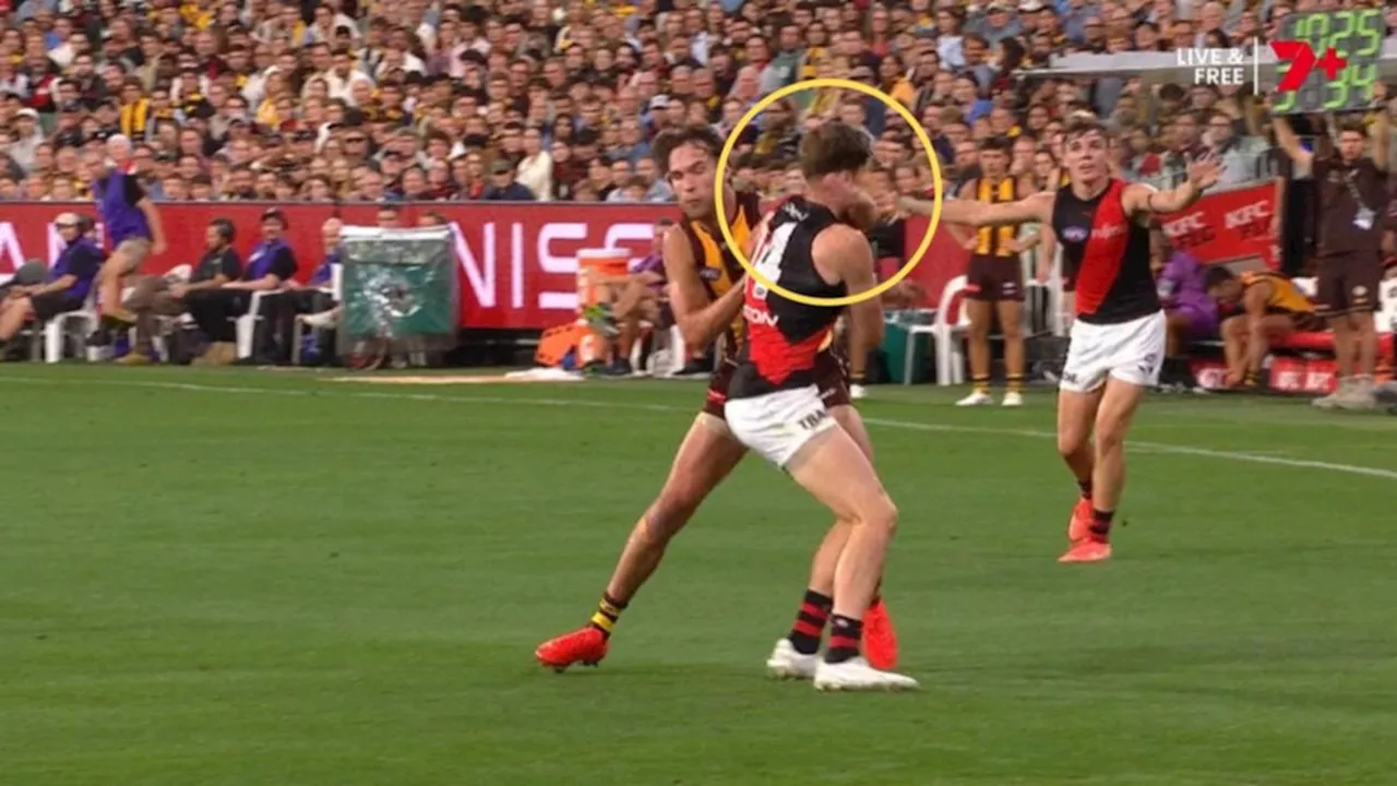Essendon defender Jordan Ridley returns to play before concussion diagnosis against Hawthorn