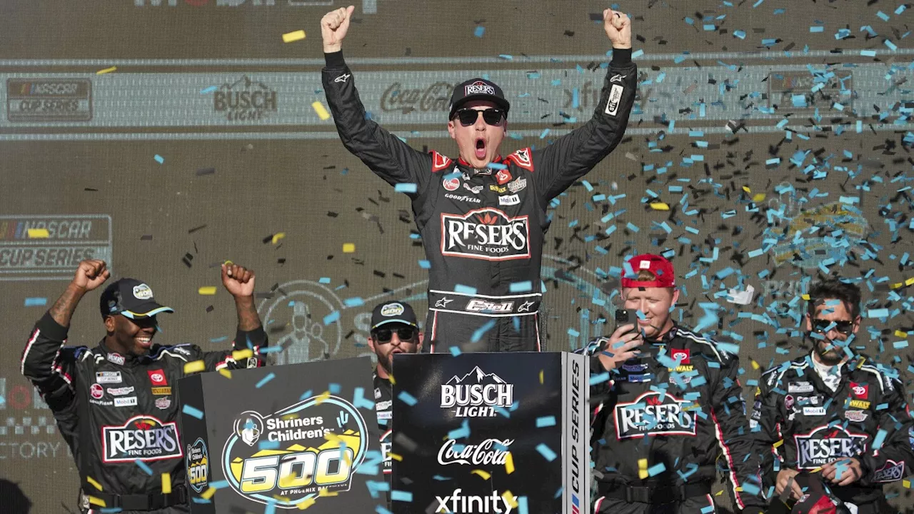 Jimmie Johnson has texted Christopher Bell after his 3 victories this season. Bell wants a 4th text