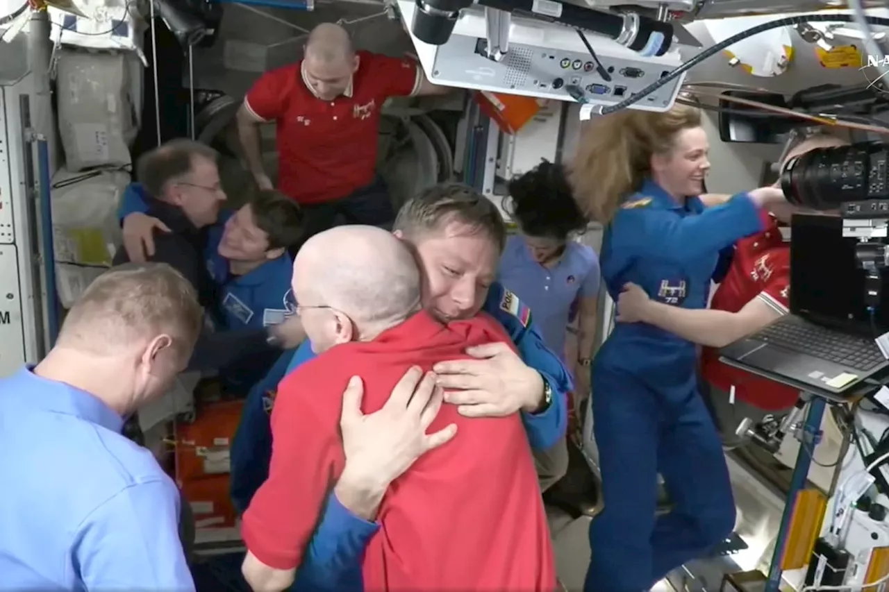 SpaceX Capsule Arrives at ISS, Replacing Astronauts Stuck on Station