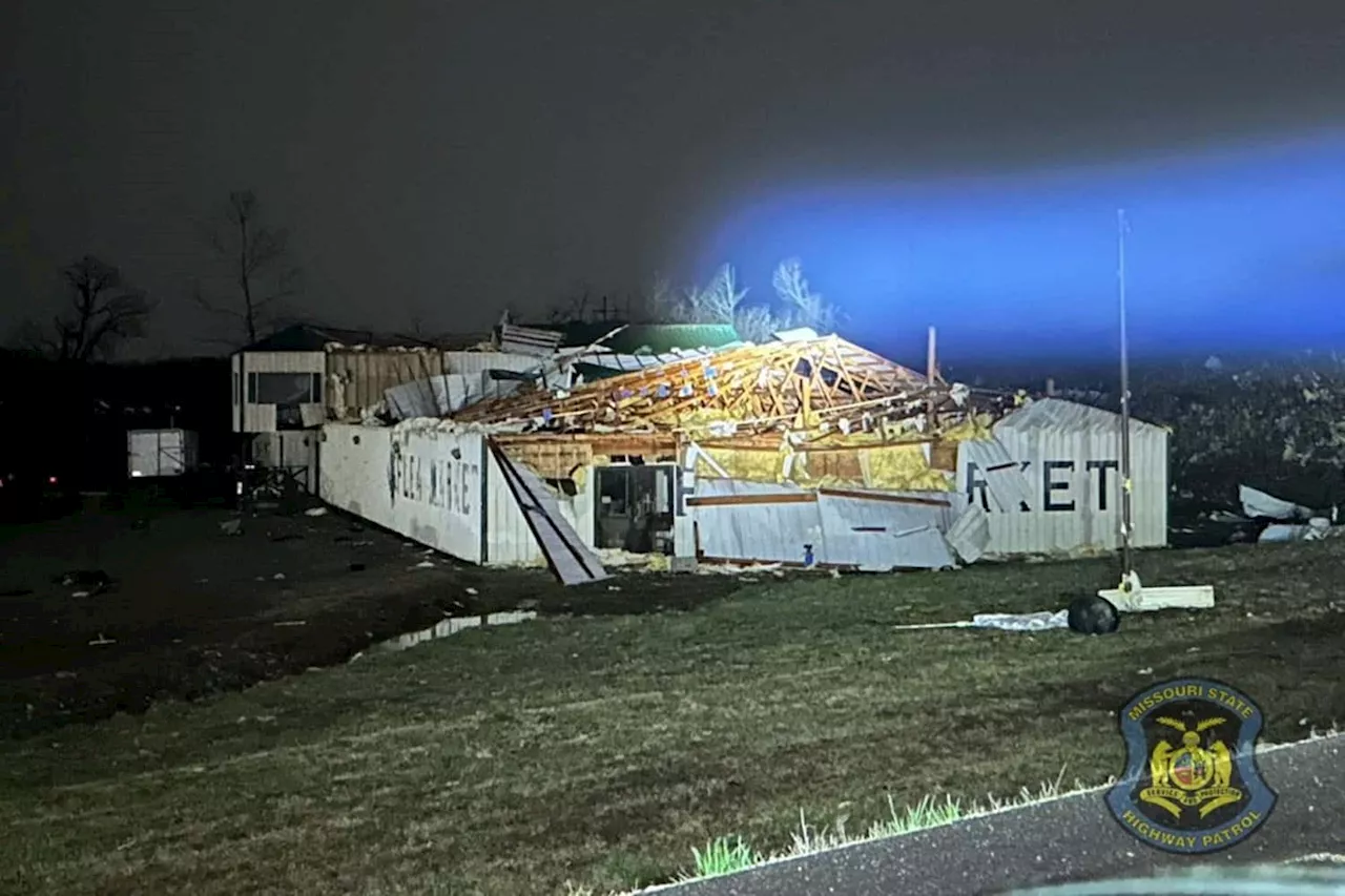 At least 33 dead as tornadoes ravage central US [VIDEO]