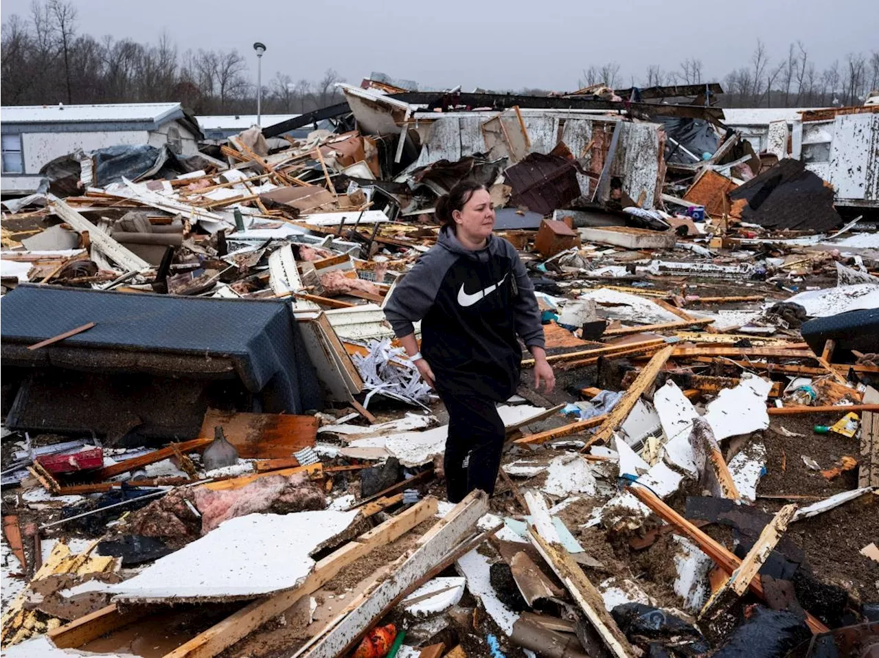 At least 27 dead as tornadoes ravage central US