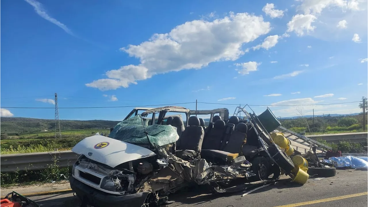 Tre morti e 7 feriti in un incidente stradale nel Siracusano