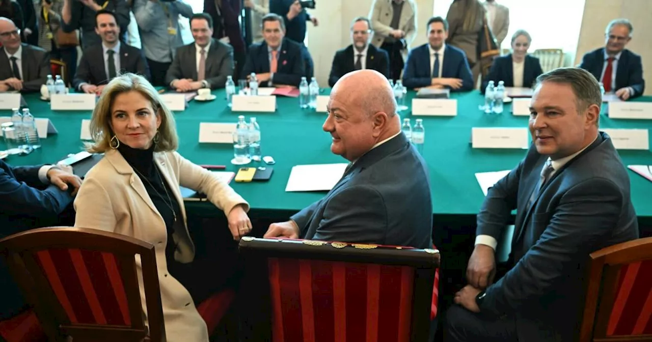 Regierungsklausur: Sparsame Optik, rhetorische Disziplin