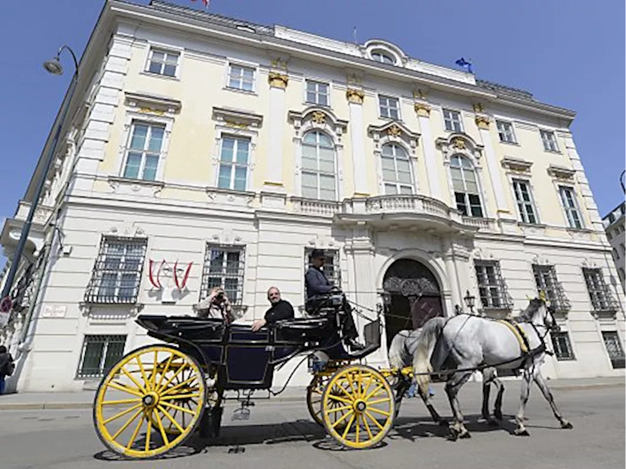 Dreierkoalition geht erstmals in Klausur