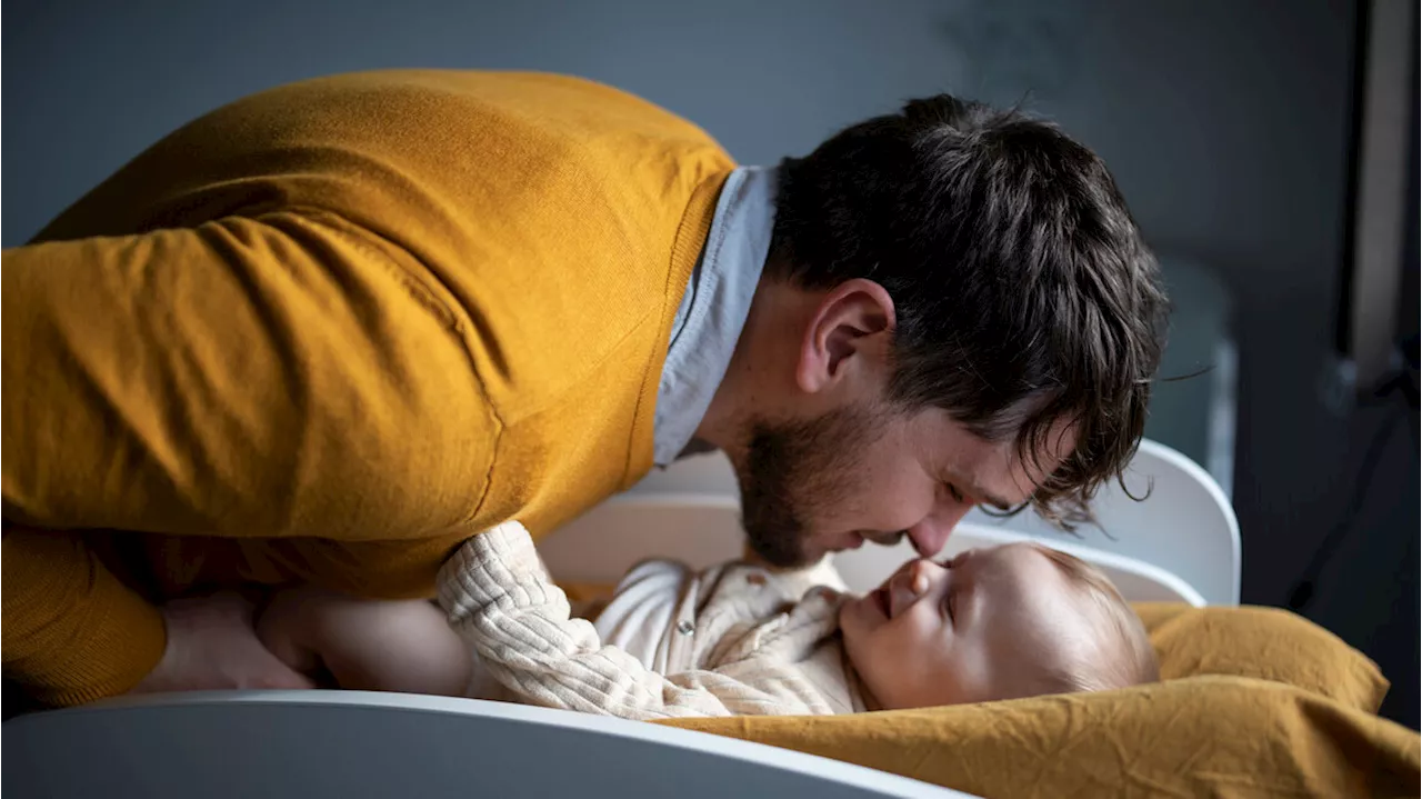 Essere padri oggi? Pochi riconoscimenti, pochi congedi, poca soddisfazione