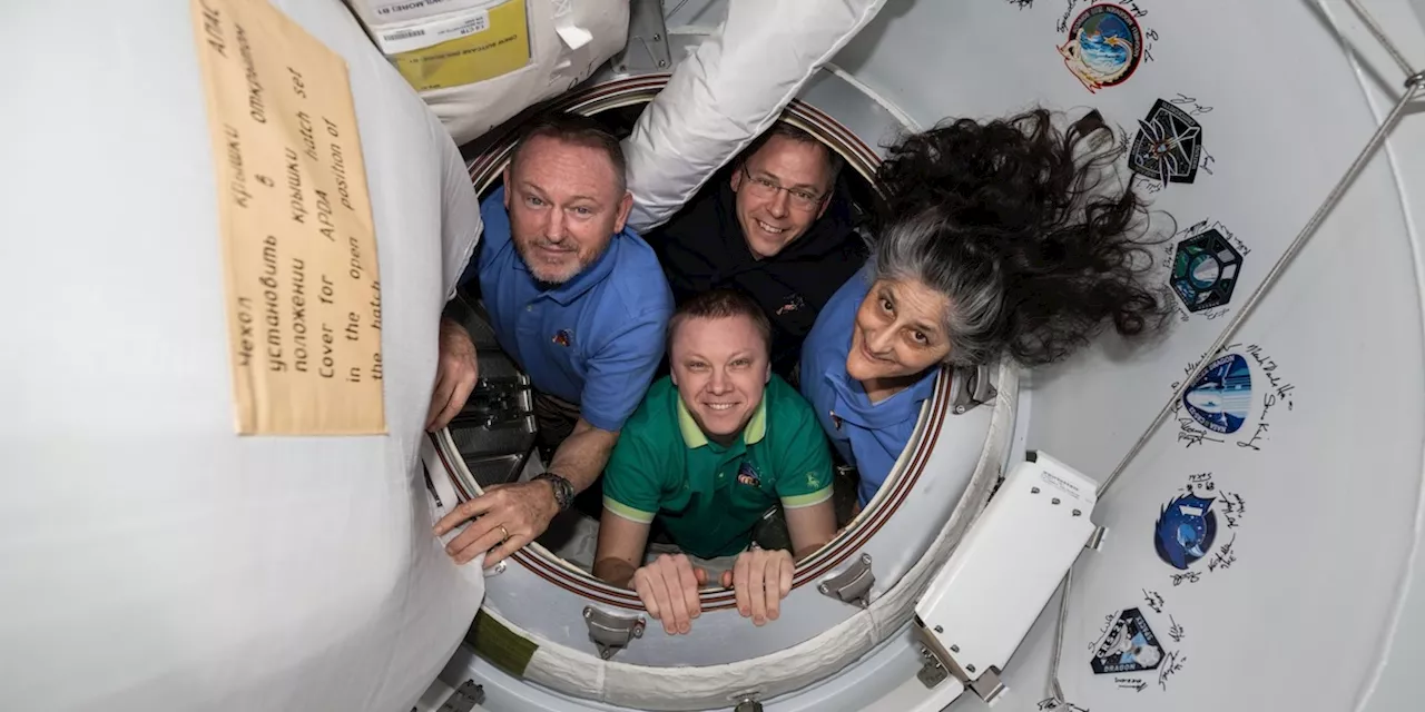 Gli astronauti che erano rimasti bloccati sulla Stazione Spaziale Internazionale sono infine tornati sulla Terra