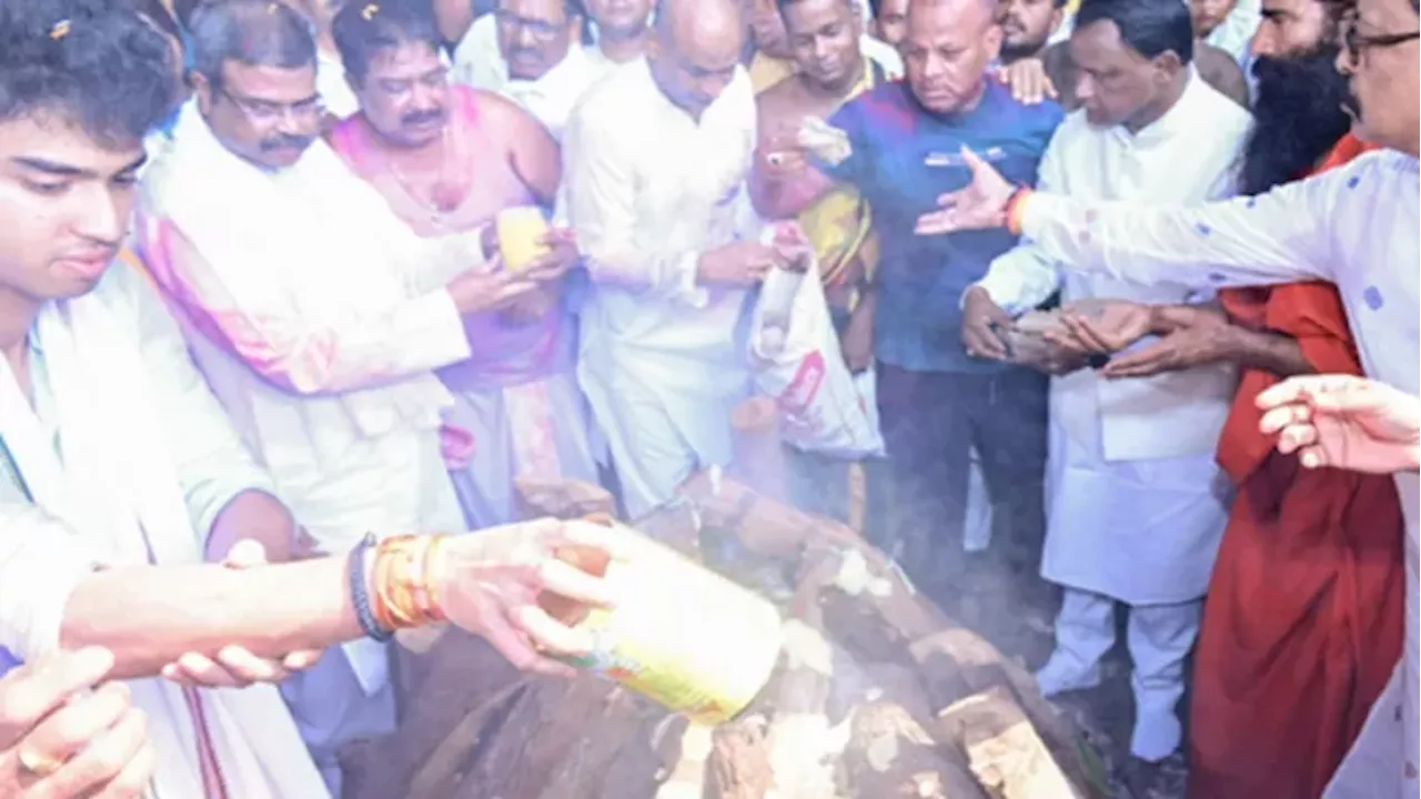 Dharmendra Pradhan Father Death: देवेंद्र प्रधान पंचतत्व में विलीन, बेटे धर्मेंद्र प्रधान ने दी मुखाग्नि