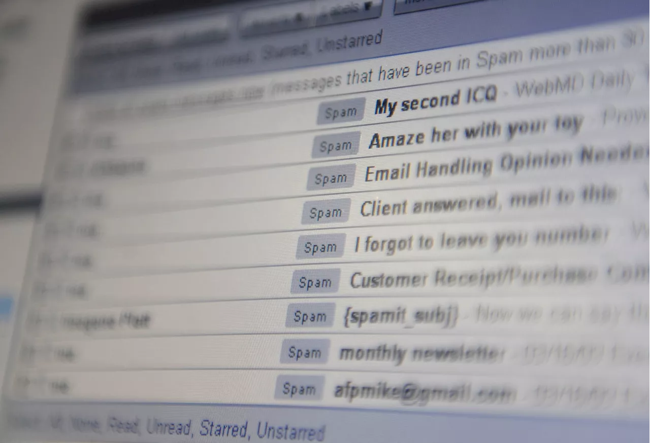FBI Issues Email Warning to Outlook, Gmail Users: What To Know