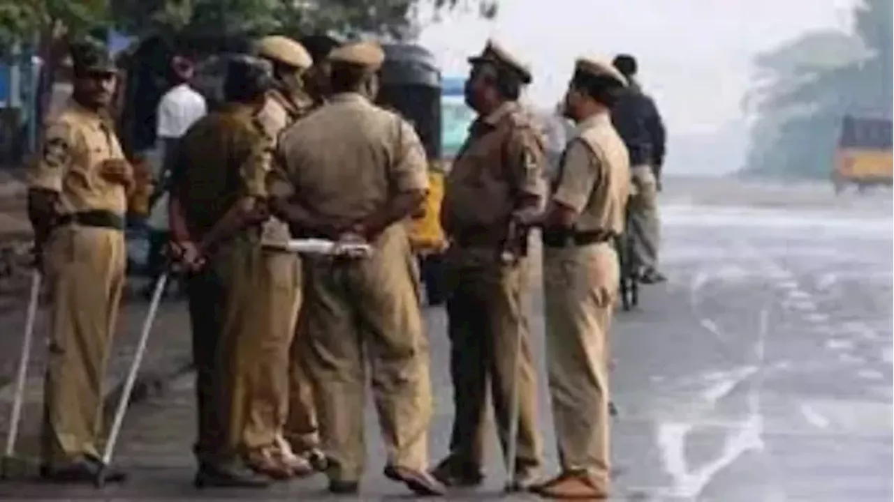 कर्नाटक में थाने के अंदर ताश खेलने पर पांच पुलिसकर्मी निलंबित, वीडियो हुआ था वायरल