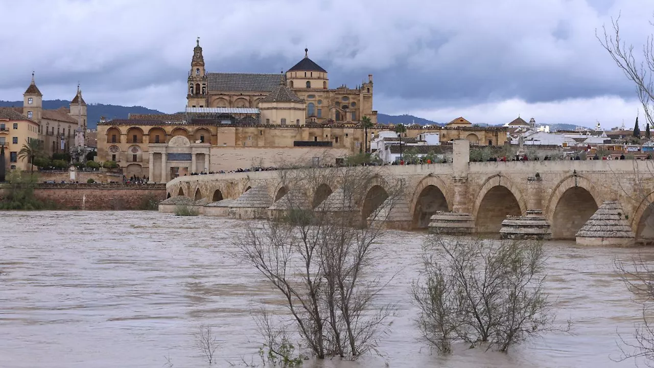 Alarmstufe für manche Regionen: Zwei Vermisste nach heftigen Regenfällen durch Sturm 'Laurence' in Südspanien