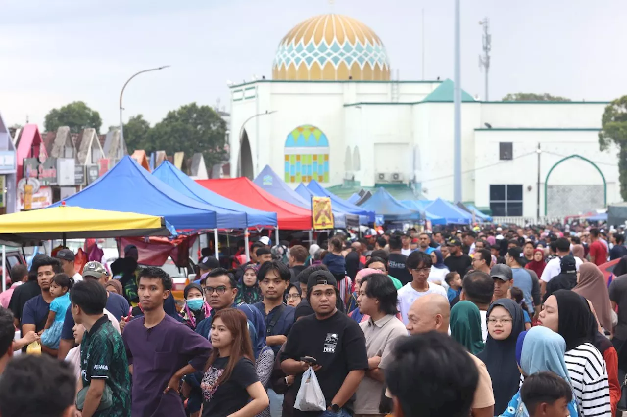 INTERACTIVE: Ramadan bazaar, by the numbers