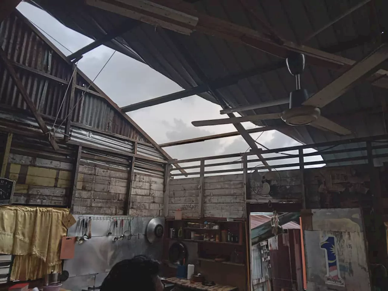 QuickCheck: Did a waterspout damage homes in Sabah?