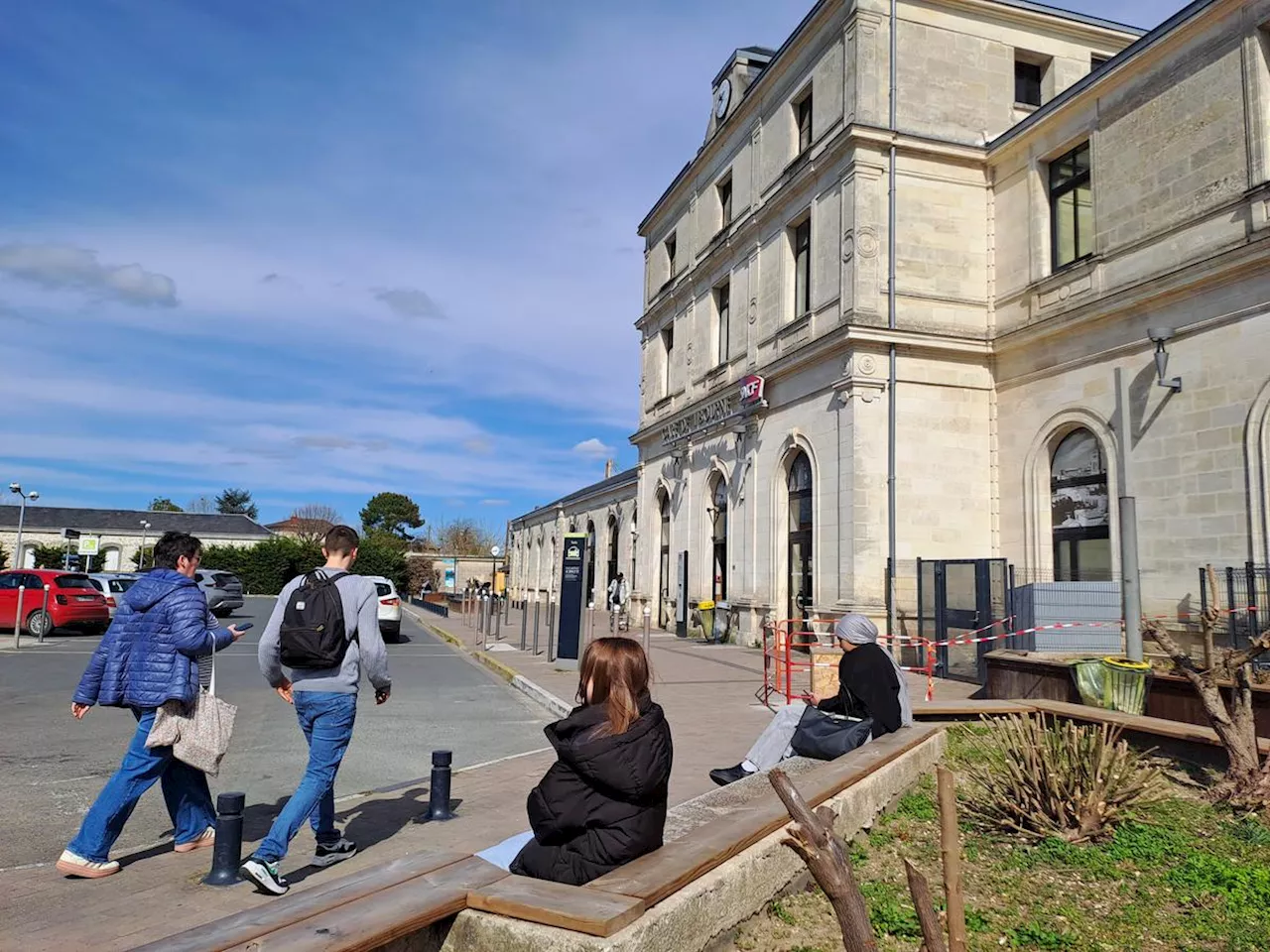 Libourne : pour lutter contre « un climat malsain », un arrêté interdit les regroupements sur le parvis de la gare