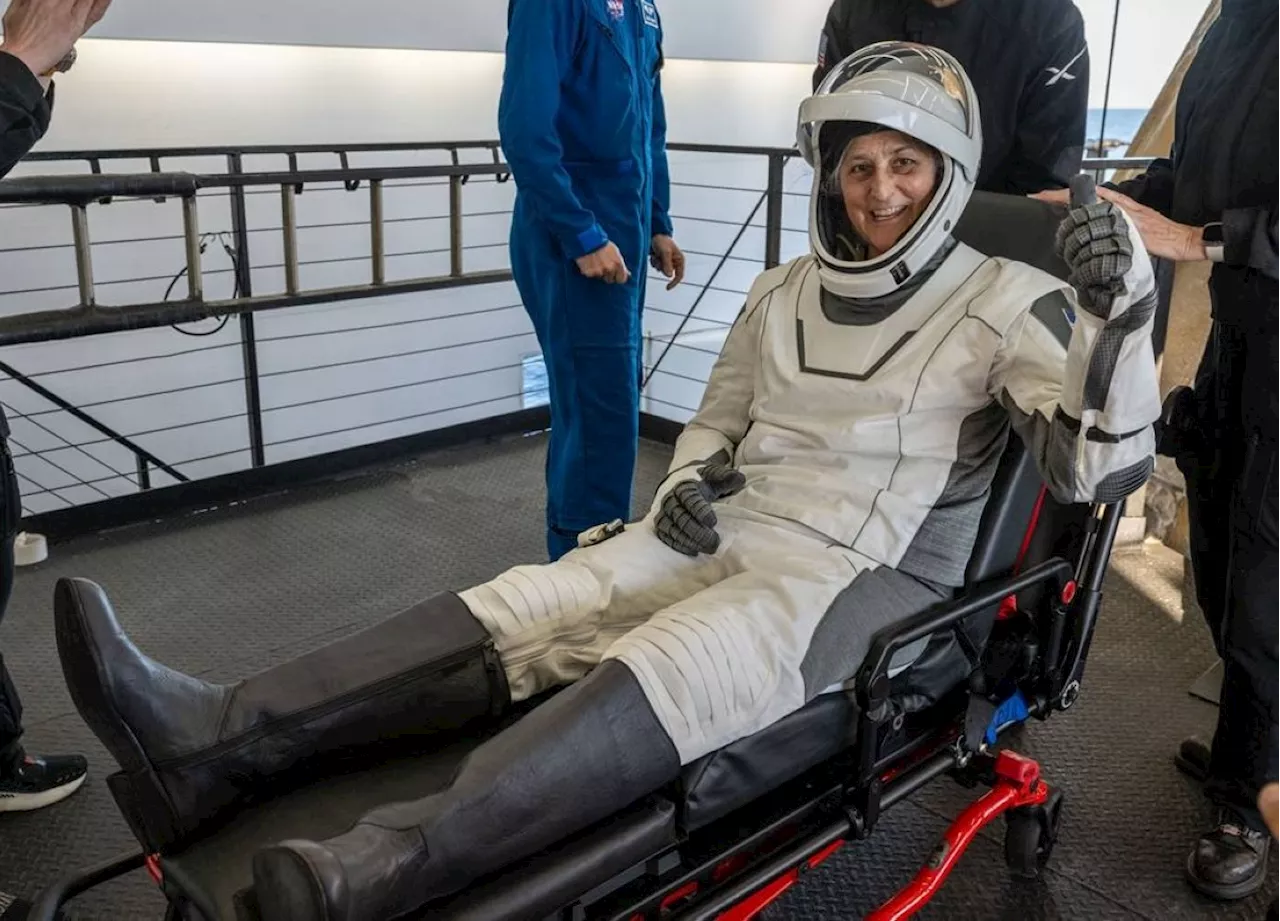 'Stranded' NASA astronauts return safely to Earth