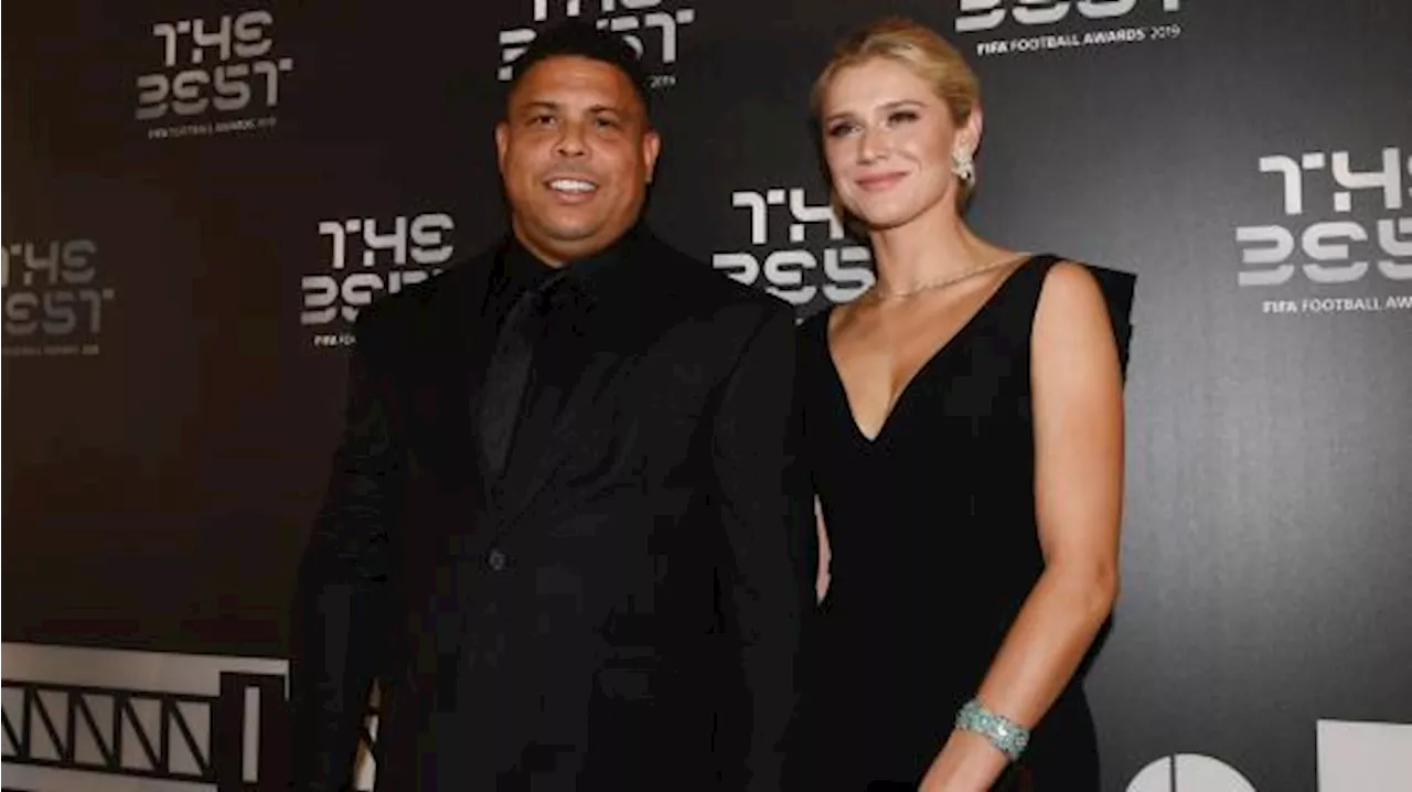 La moglie di Ronaldo attacca: 'Il Brasile è un paese disgustoso, la corruzione continua'