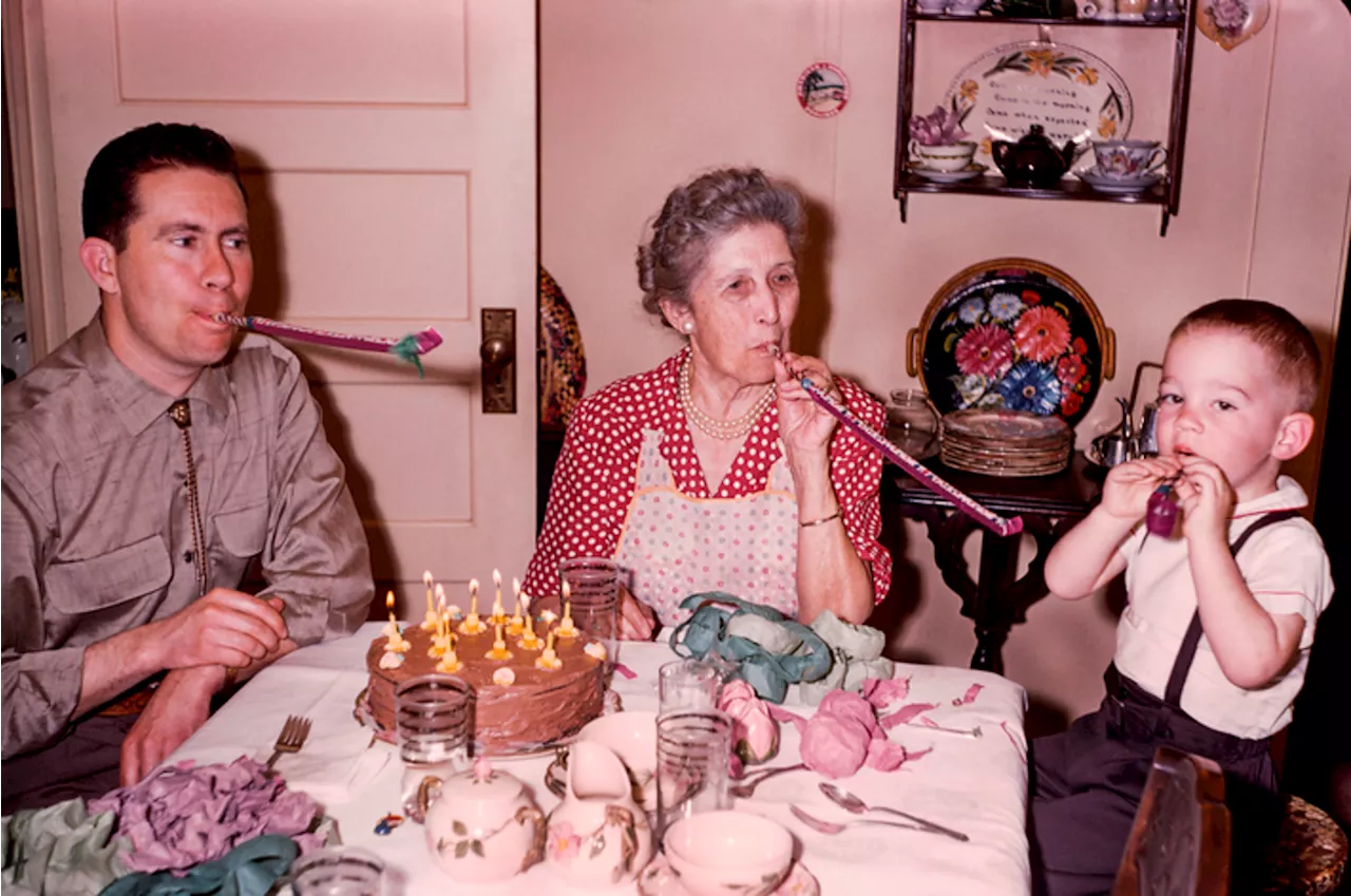 Why Grandmas Feel So Connected To Their Grandkids: A Scientific Look