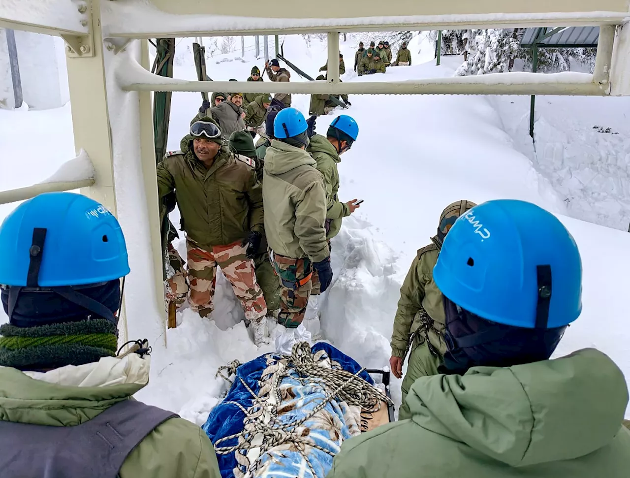 54 Personnes Sauvées Après Une Avalanche Dévastatrice dans l'Himalaya