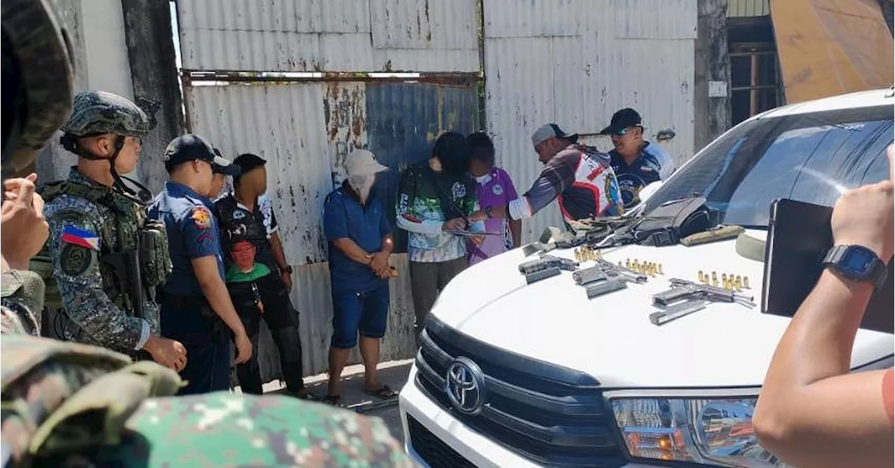 Kapitan, mga kauban signit sa checkpoint