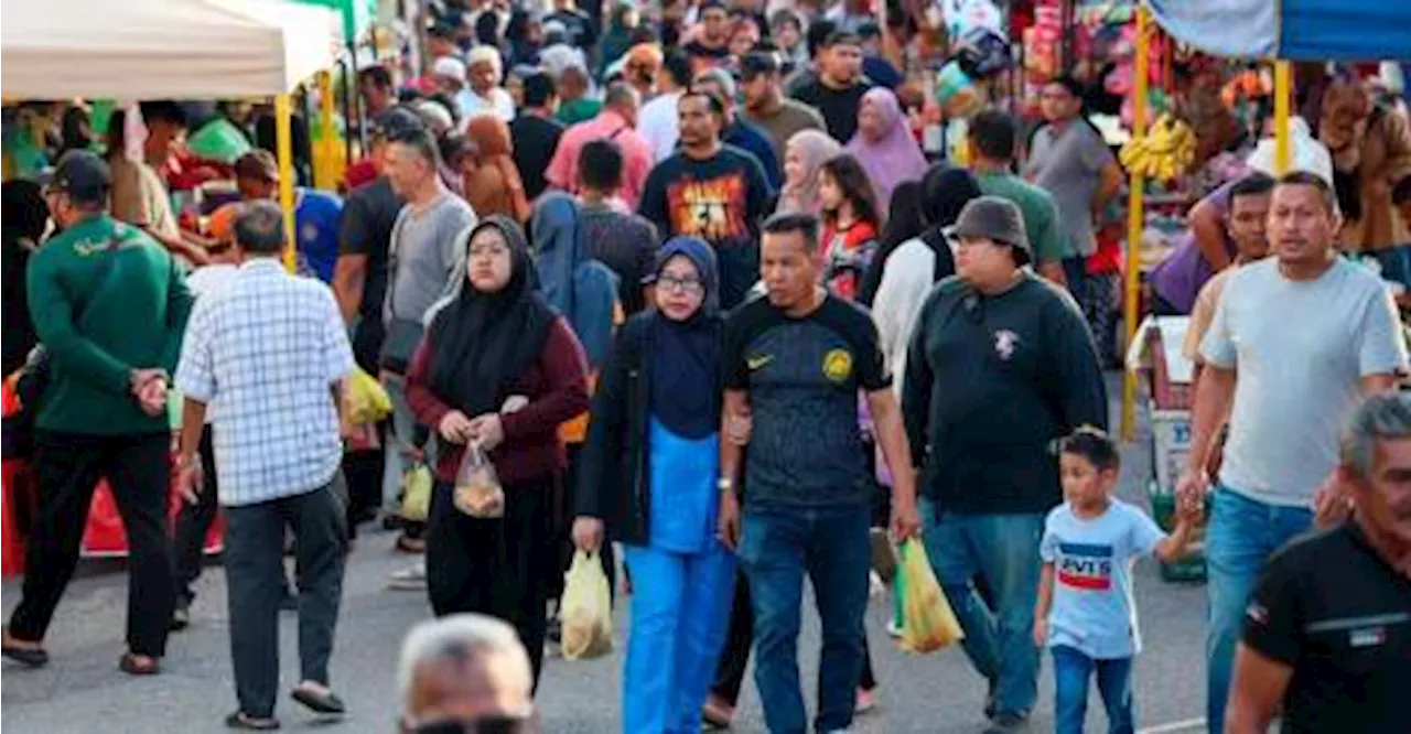 Ramadan Bazaars Across Malaysia Bustling With Activity on First Day