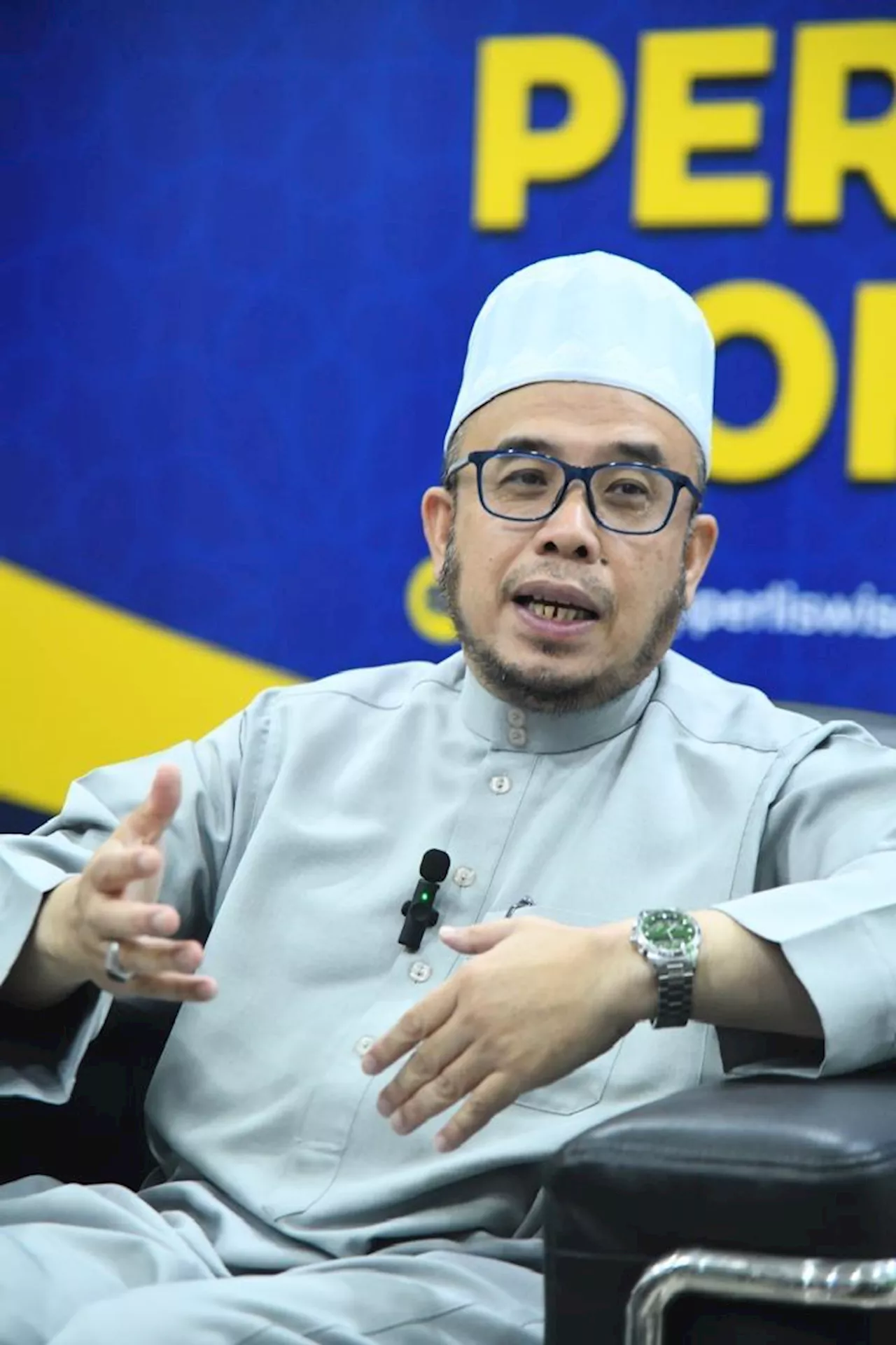 Muslims Urged Not to Downplay Mosque Crowds During Ramadan