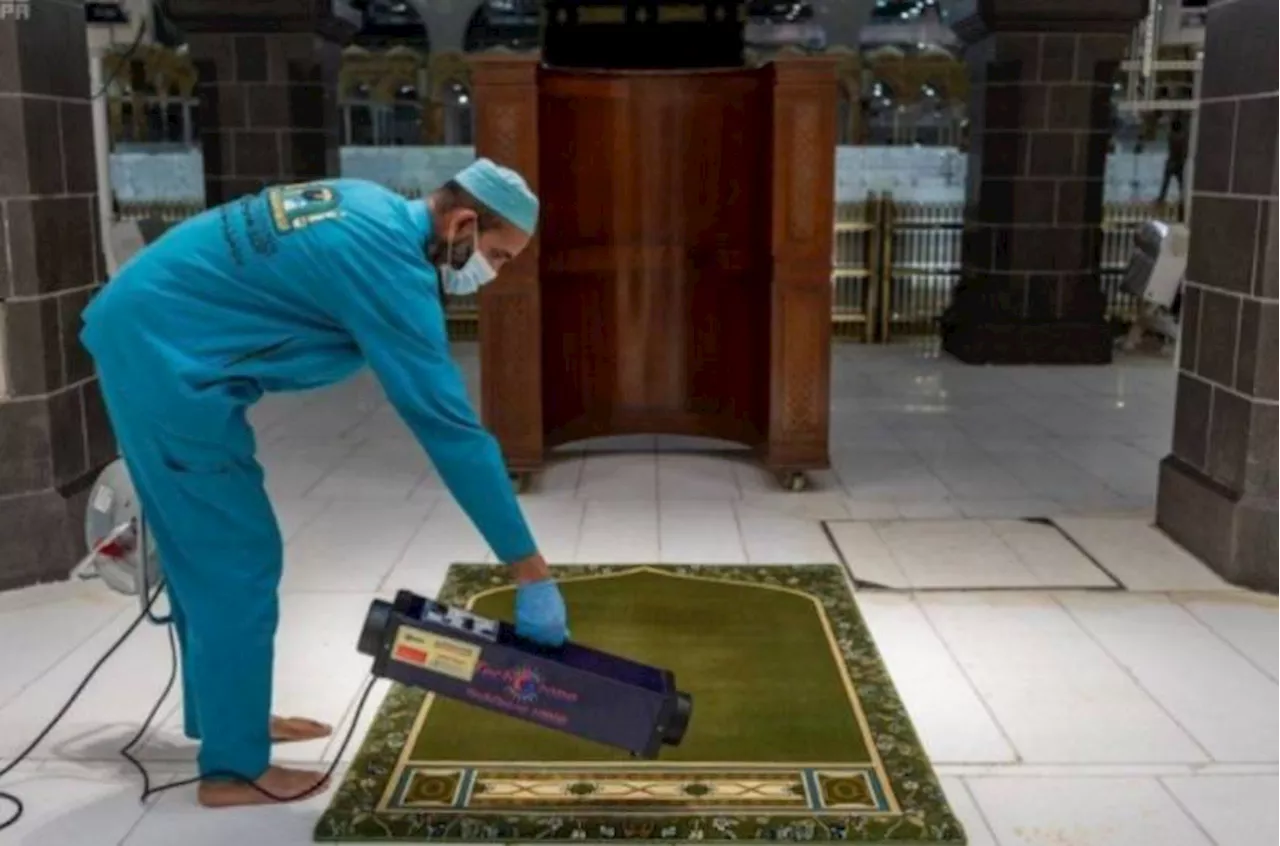 33,000 Saudi-made luxury carpets adorn Grand Mosque in Makkah