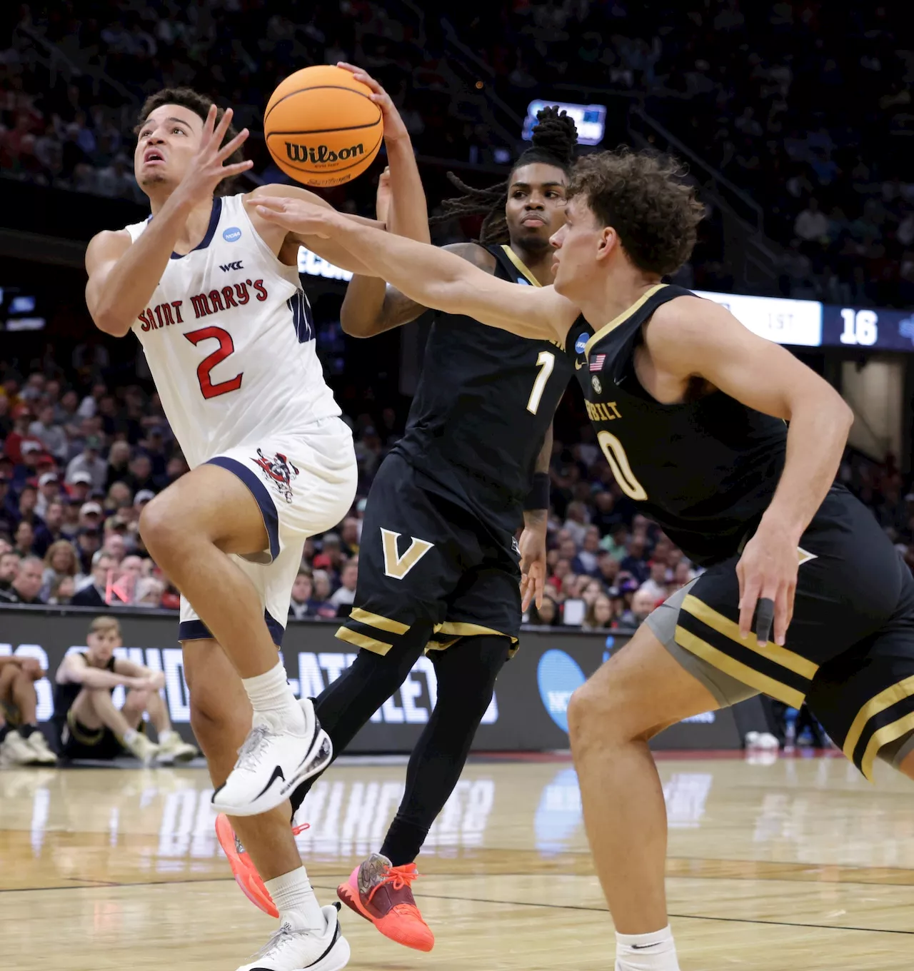 St. Mary’s smallest player helped avoid March Madness upset vs. Vanderbilt