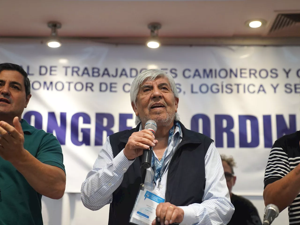 Paritarias de Camioneros: en línea con el Gobierno, Hugo Moyano cerró un aumento de 1% por mes