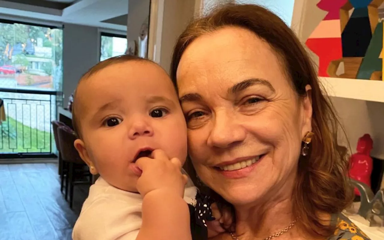 César Tralli recorda foto da mãe com a neta: 'Fico emocionado demais'