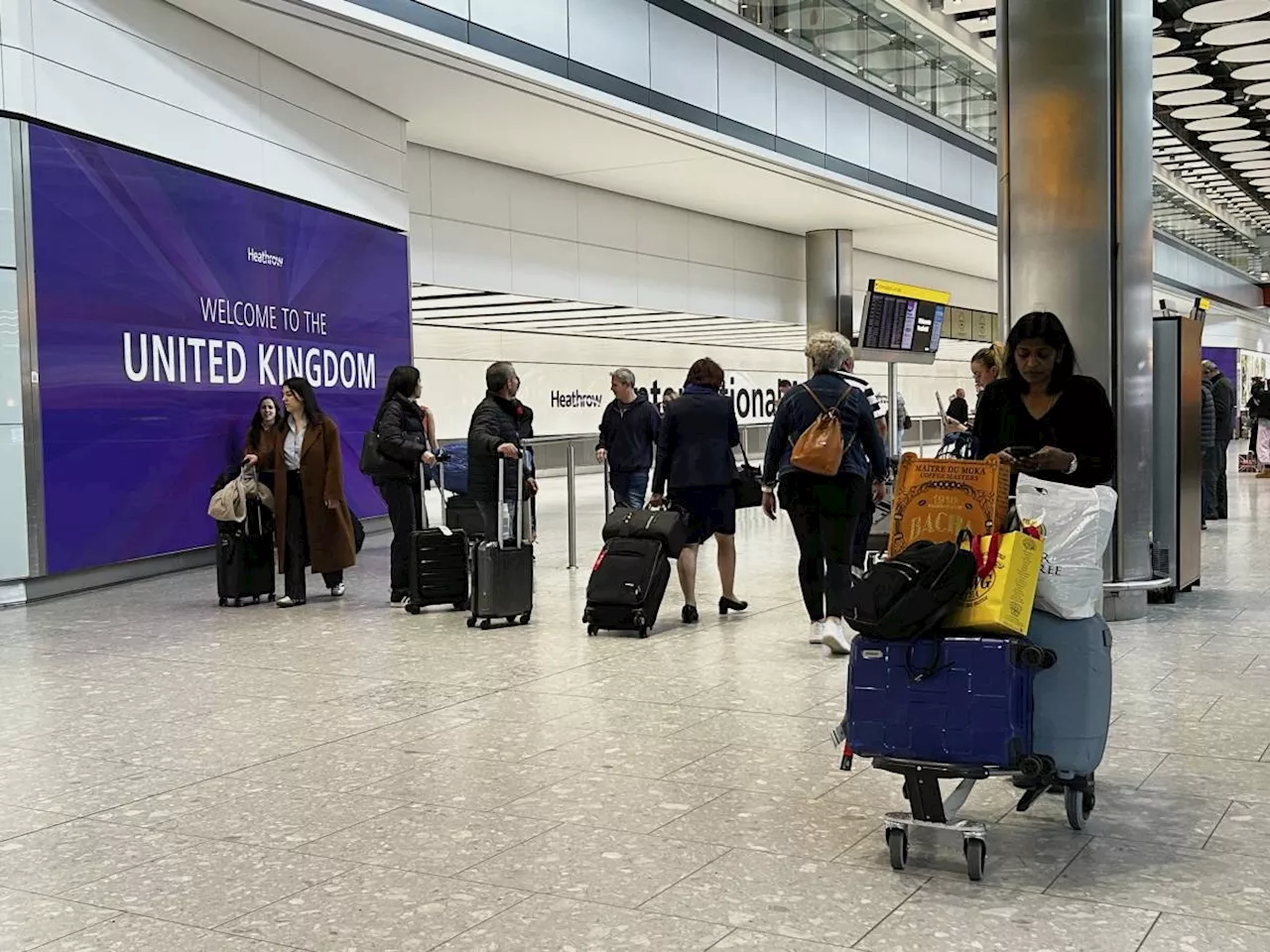 Heathrow Airport orders probe of power failure
