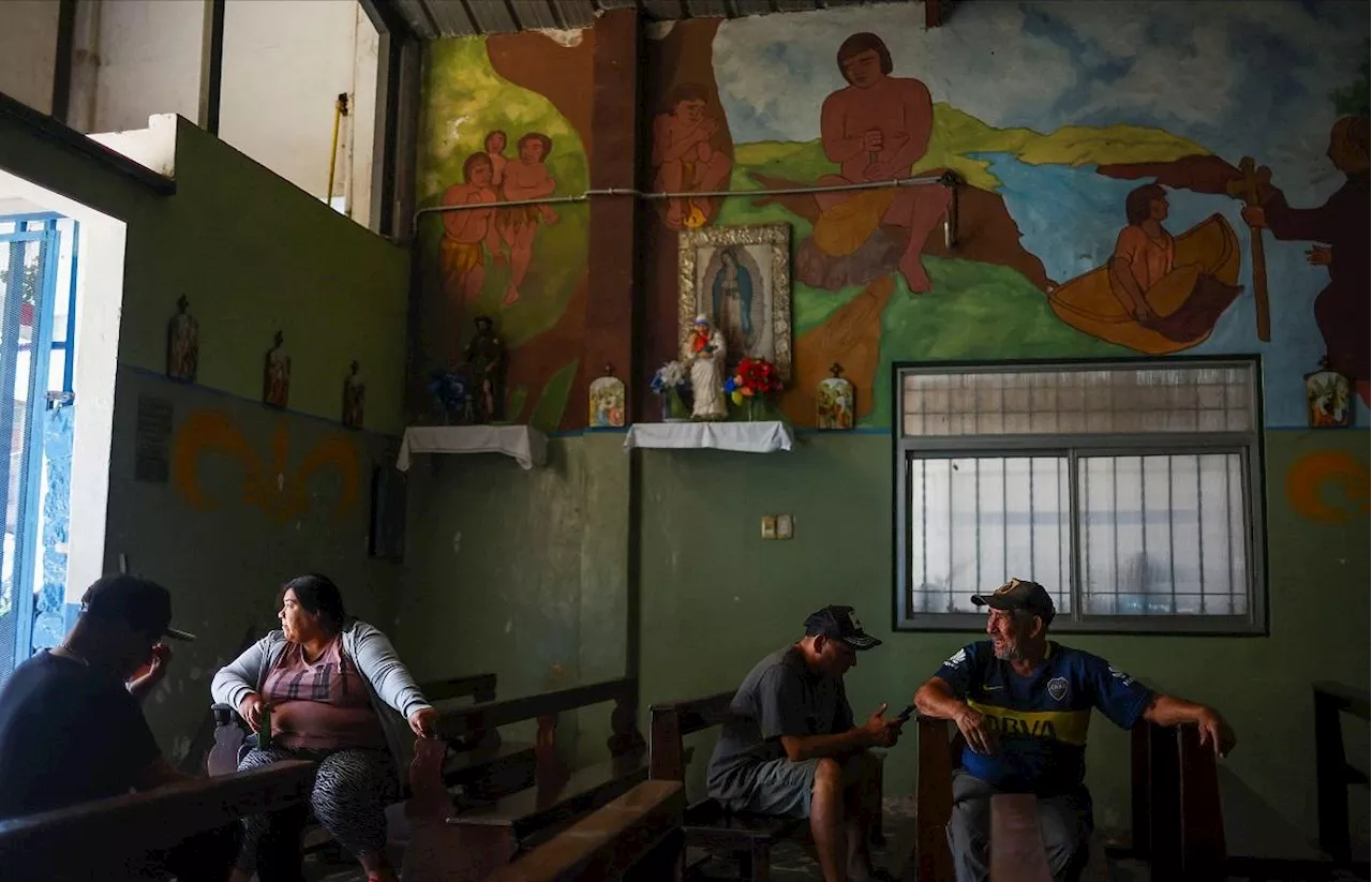 In Buenos Aires’ poor neighborhoods, residents recall beers and chats with Pope Francis