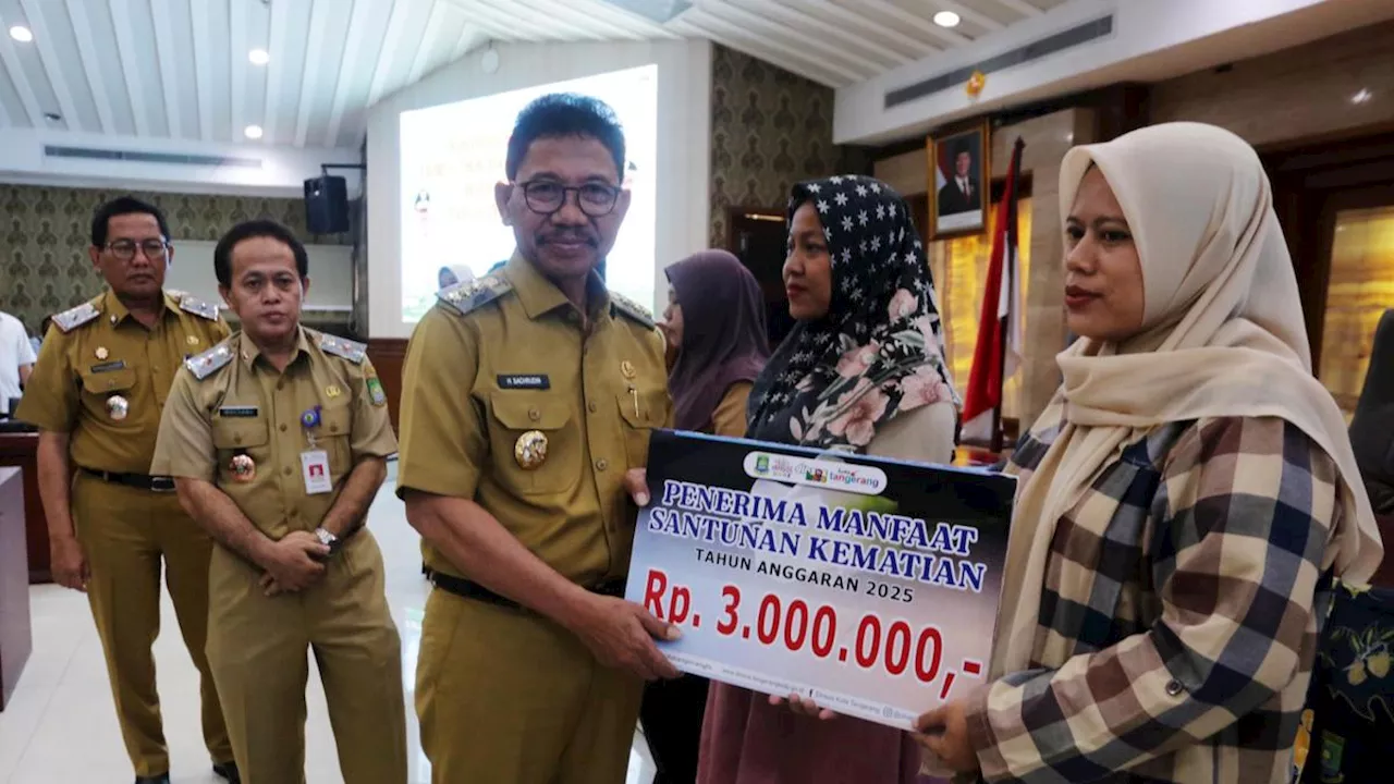 Wali Kota Tangerang Berikan Jaminan Kematian dan Kecelakaan Kerja untuk 5.952 Pekerja Rentan