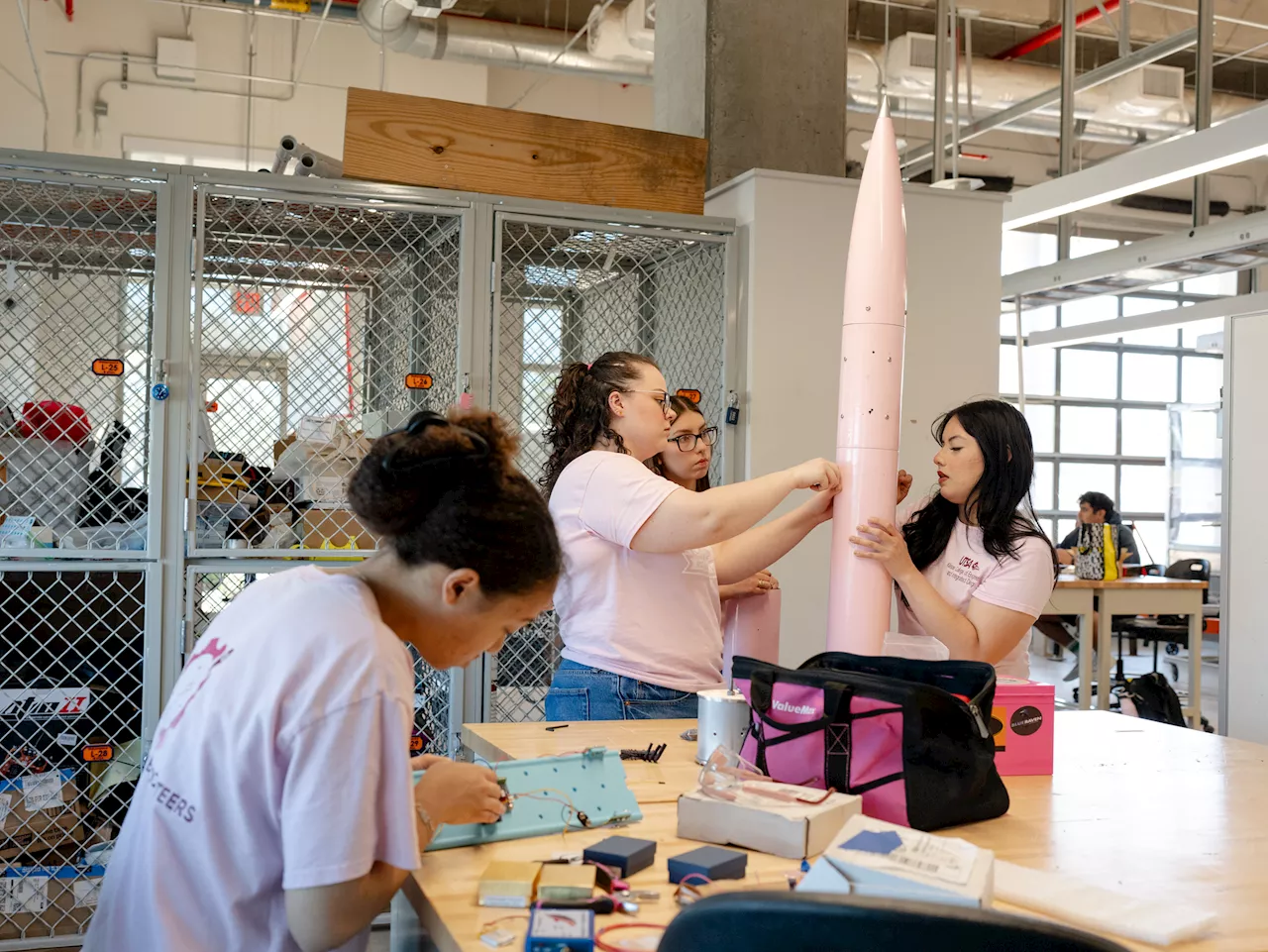 ‘Roadrunner Rocketeers’: UTSA student engineers are aiming for the stars