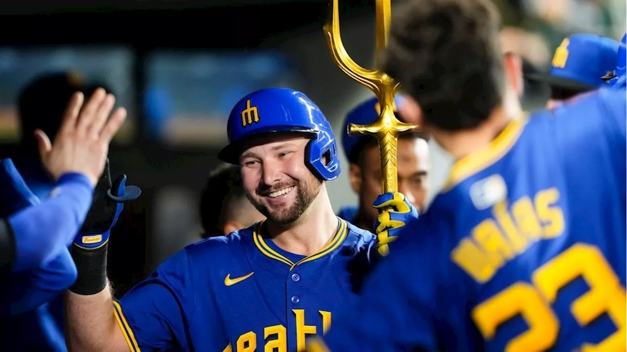 Star catcher Cal Raleigh agrees to 6-year, $105 million extension with Mariners: source