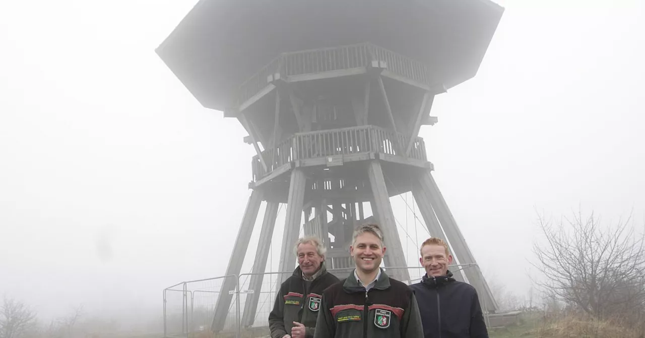 Nach der Brandstiftung: Eggeturm zwischen Steinheim und Altenbeken wird repariert