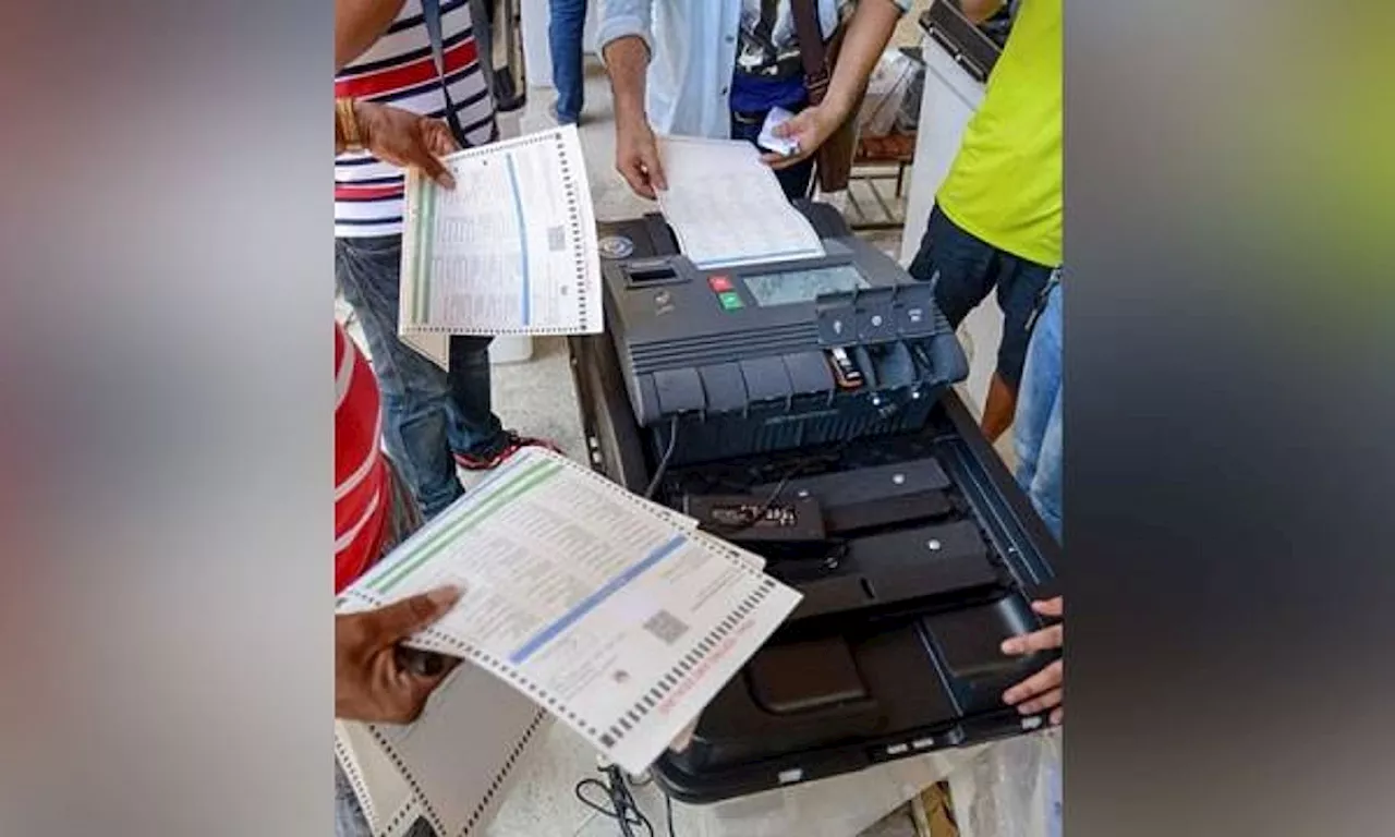 Vloggers barred from polling centers