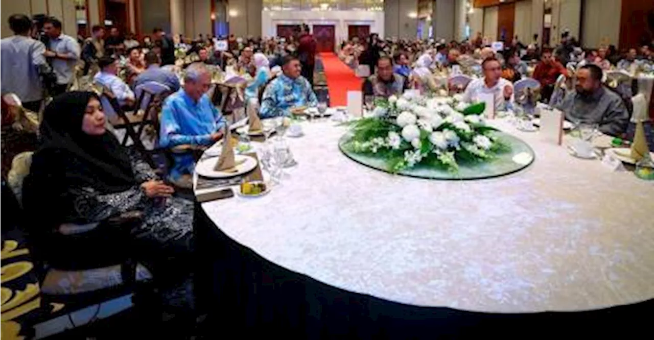 Mindef thanks media practitioners at breaking-fast event