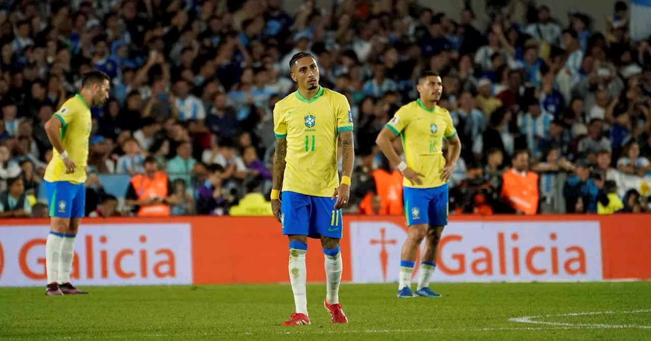 Qué dijo el DT del Barcelona sobre Raphinha tras la goleada de la Selección Argentina a Brasil