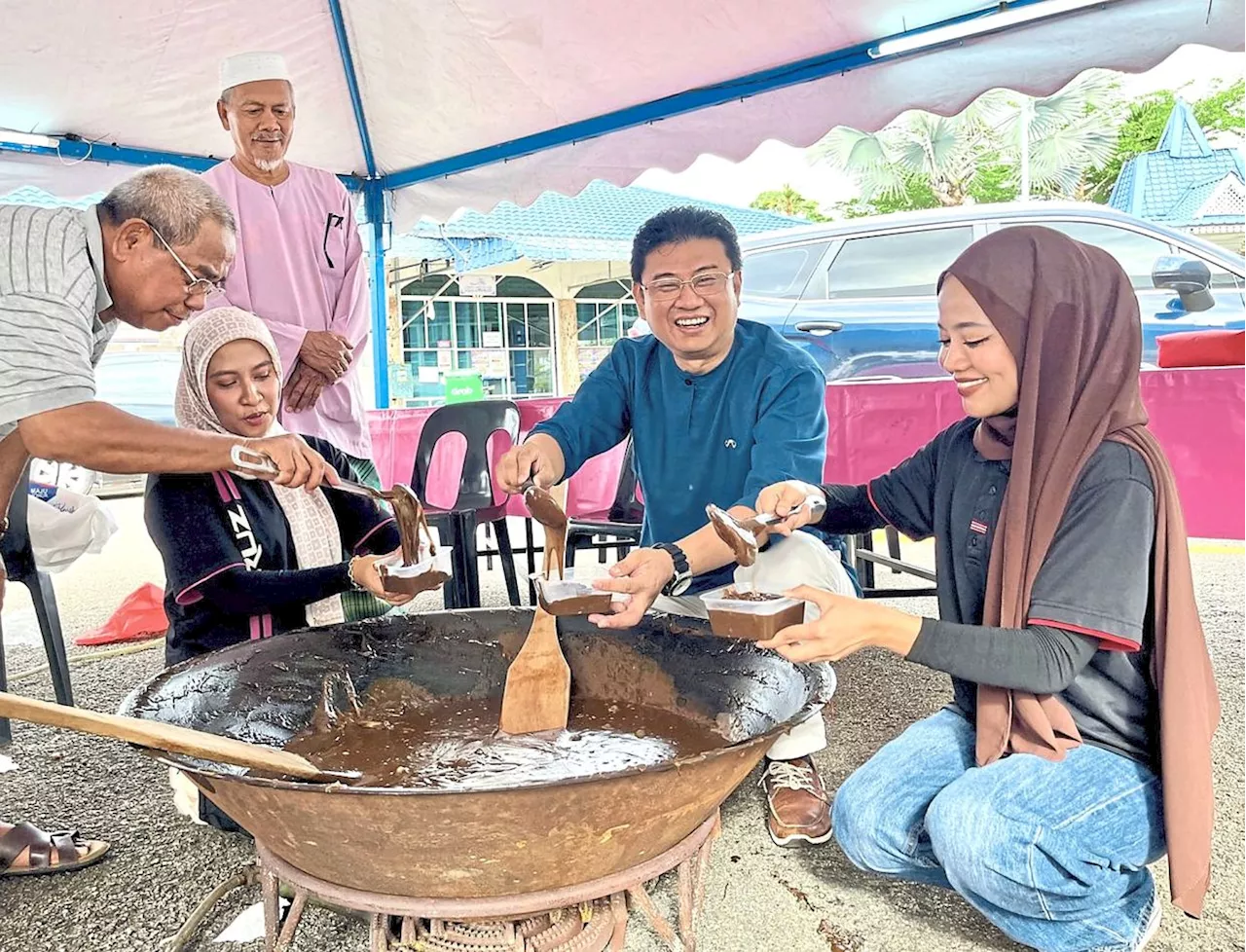 Dodol-making stirs up tradition and sweet memories