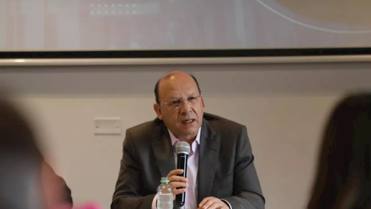 MinHacienda dice que no será 'el contradictor' del Presidente y anuncia que elevará diésel a camionetas de lujo
