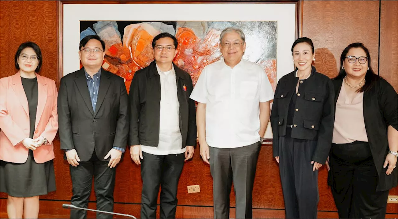 Philippine communications chief visits GMA Network to push anti-fake news campaign