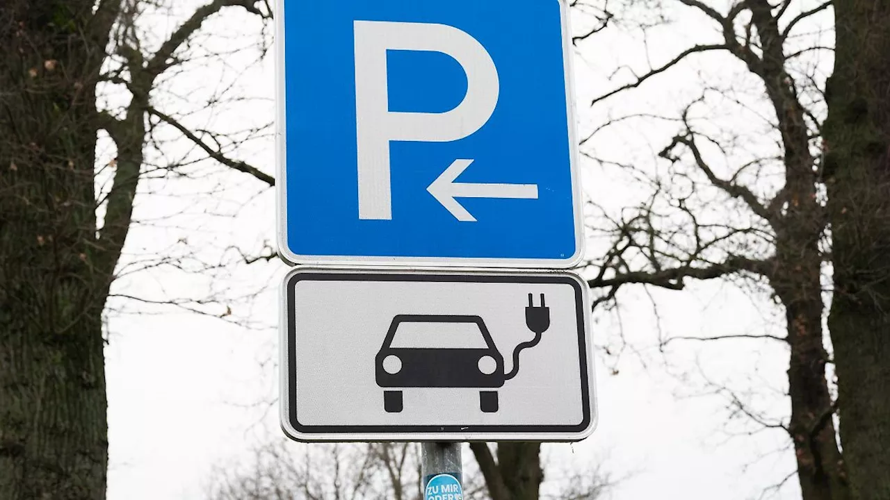 Bayern: Ab April dürfen E-Autos in Bayern kostenlos parken