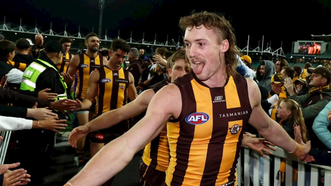 Hawthorn achieve 11-year first with windy win over GWS Giants