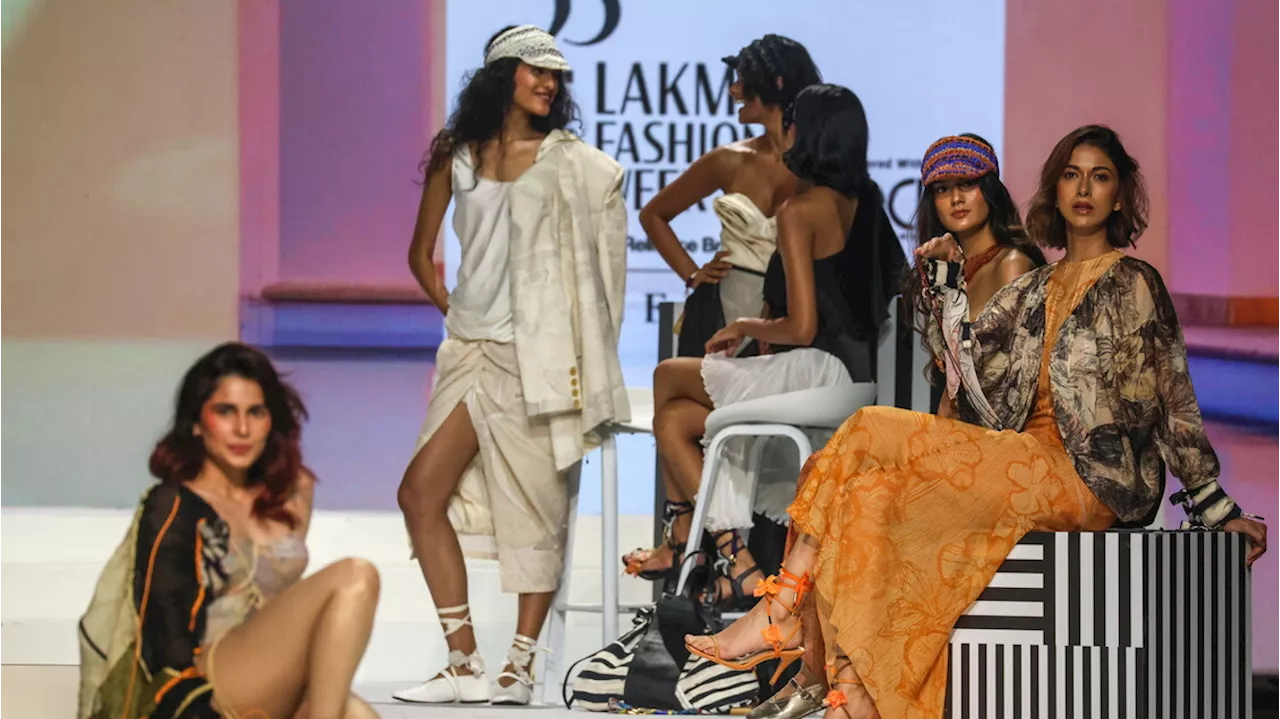 Settimana della Moda, creazioni Saaksha and Kinni a Mumbai