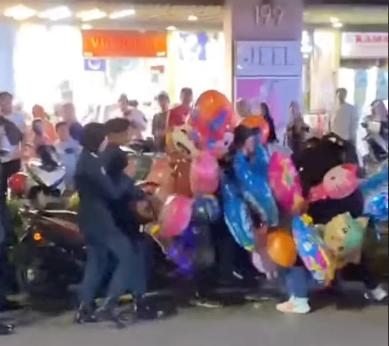 KL mayor: Three DBKL officers pulled from duty pending probe into scuffle with Jalan TAR balloon seller