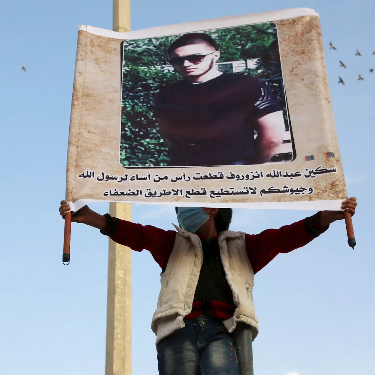 Assassinat de Samuel Paty : qui sont les deux amis du terroriste condamnés pour complicité ?