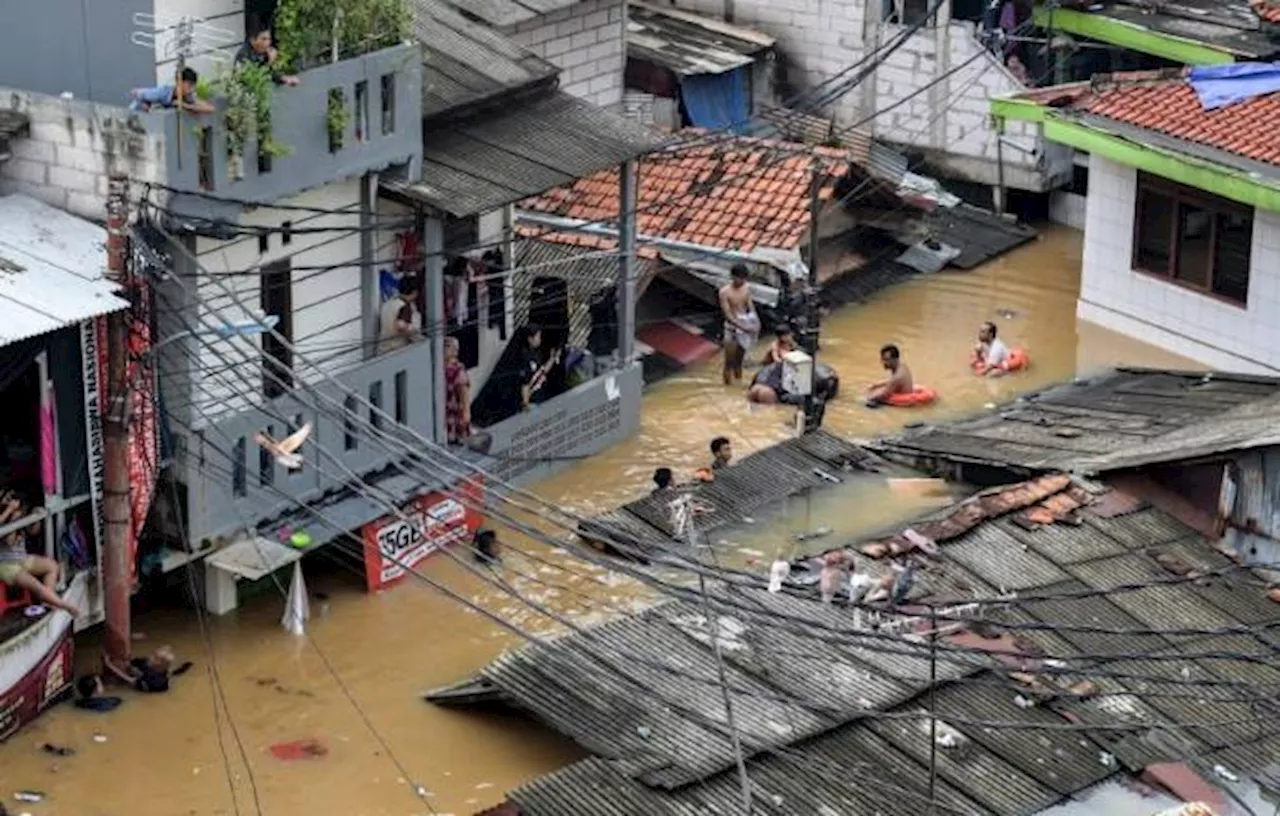 Indonesia seeds clouds to stem rainfall after capital floods
